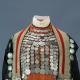 “Krievijas tautu svētku apģērbs” no Vēstures muzeja kolekcijas
